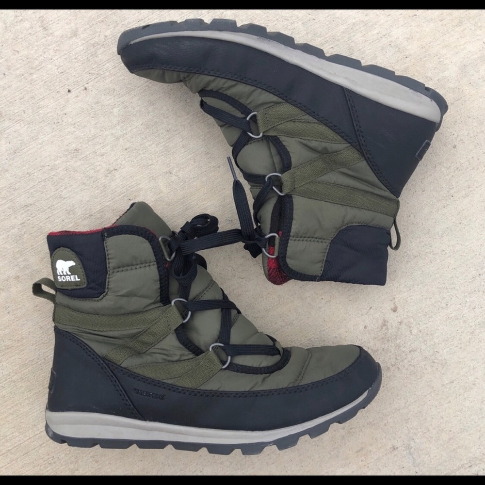 Sorel Whitney Short Lace Boots Green 8.5